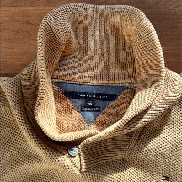 Tommy Hilfiger Men’s Flag Logo Sweater - Picture 4 of 4